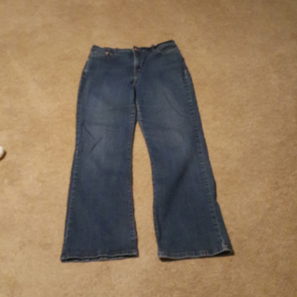 SALE!! 50% OFF!!  Women's Levi stretch jeans size 16